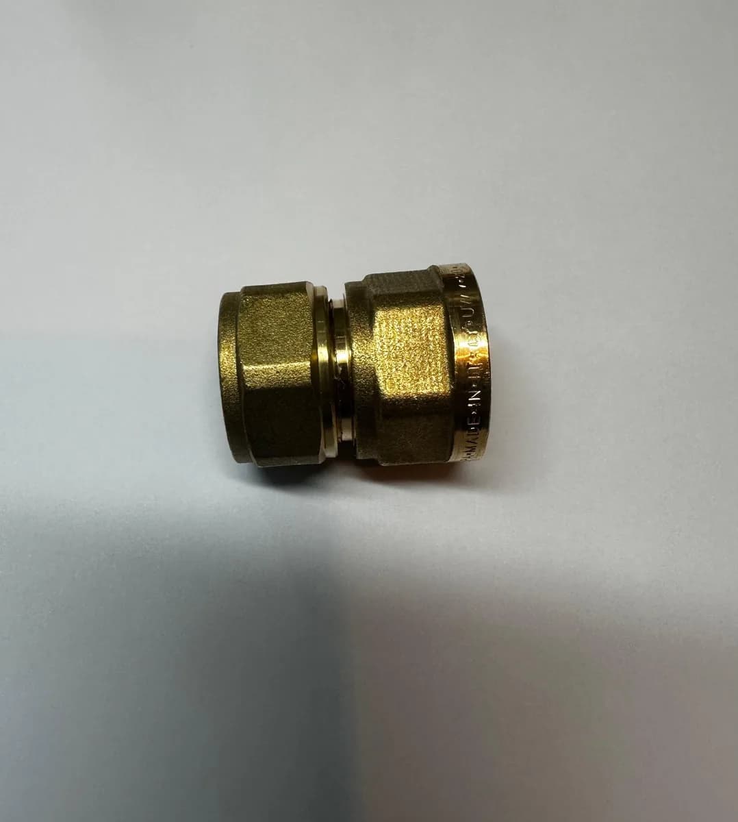 מקשר 16-1/2 פנים תקן NTM נטול עופרת